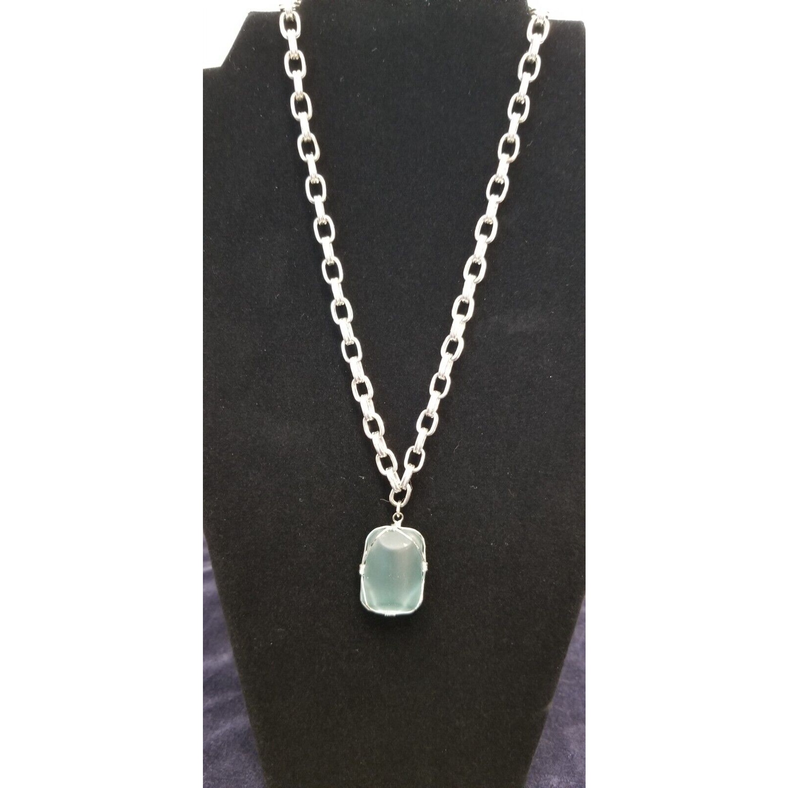 Silvertone 18 Inch Wired Seaglass? Pendant Very Pretty 51024